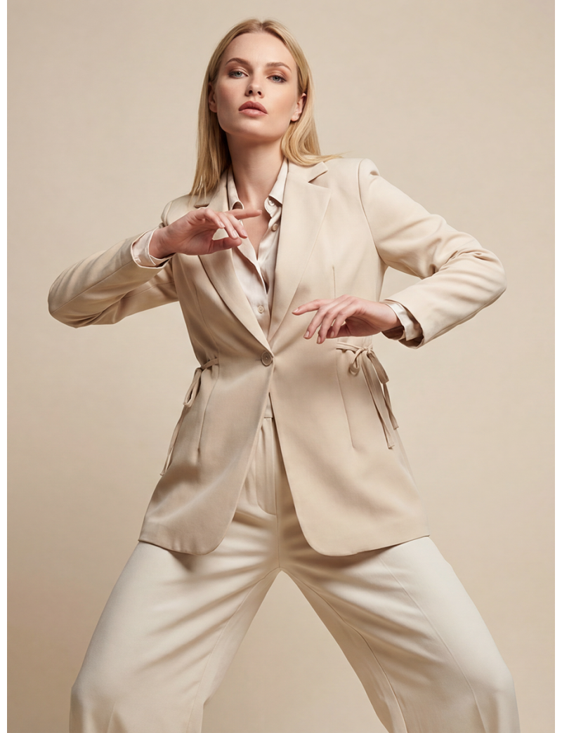 TAILORED CINCHED-WAIST BLAZER