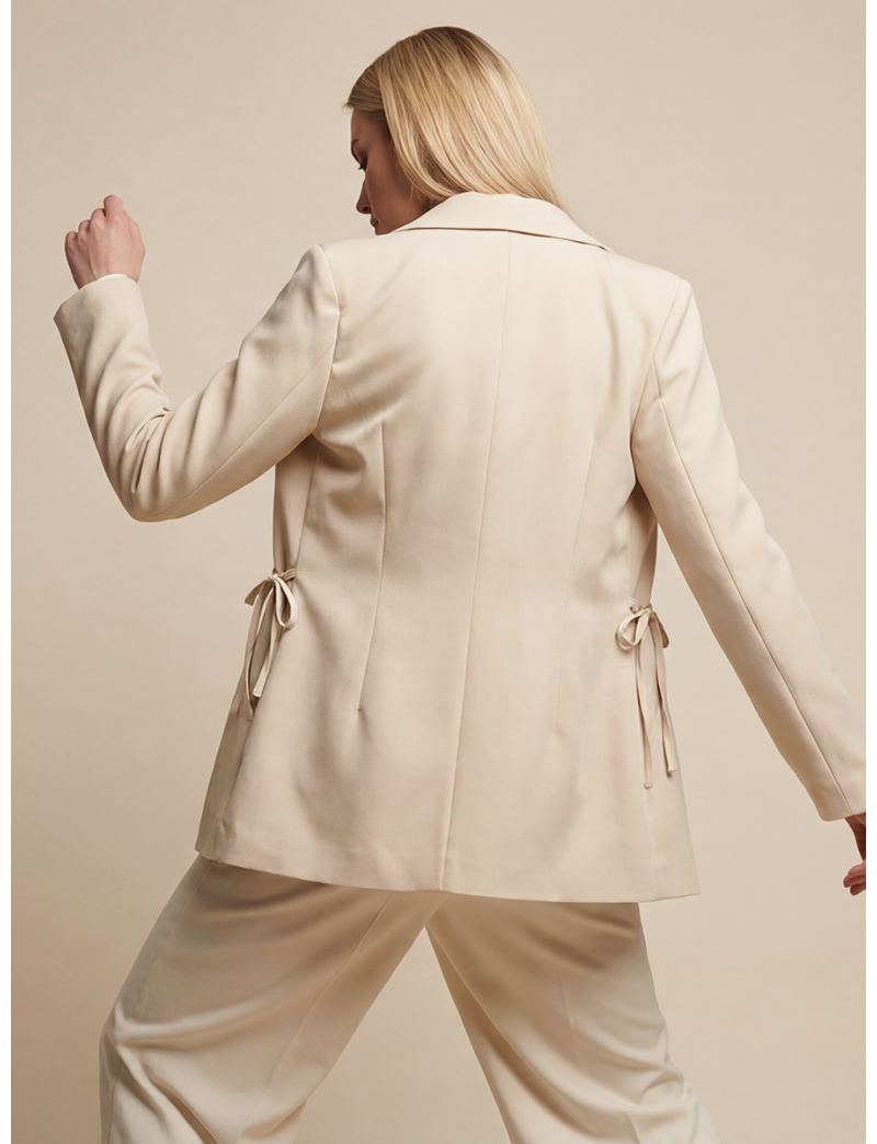 TAILORED CINCHED-WAIST BLAZER
