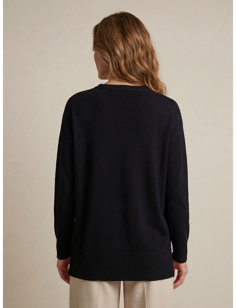 CLASSIC CHIC SWEATER